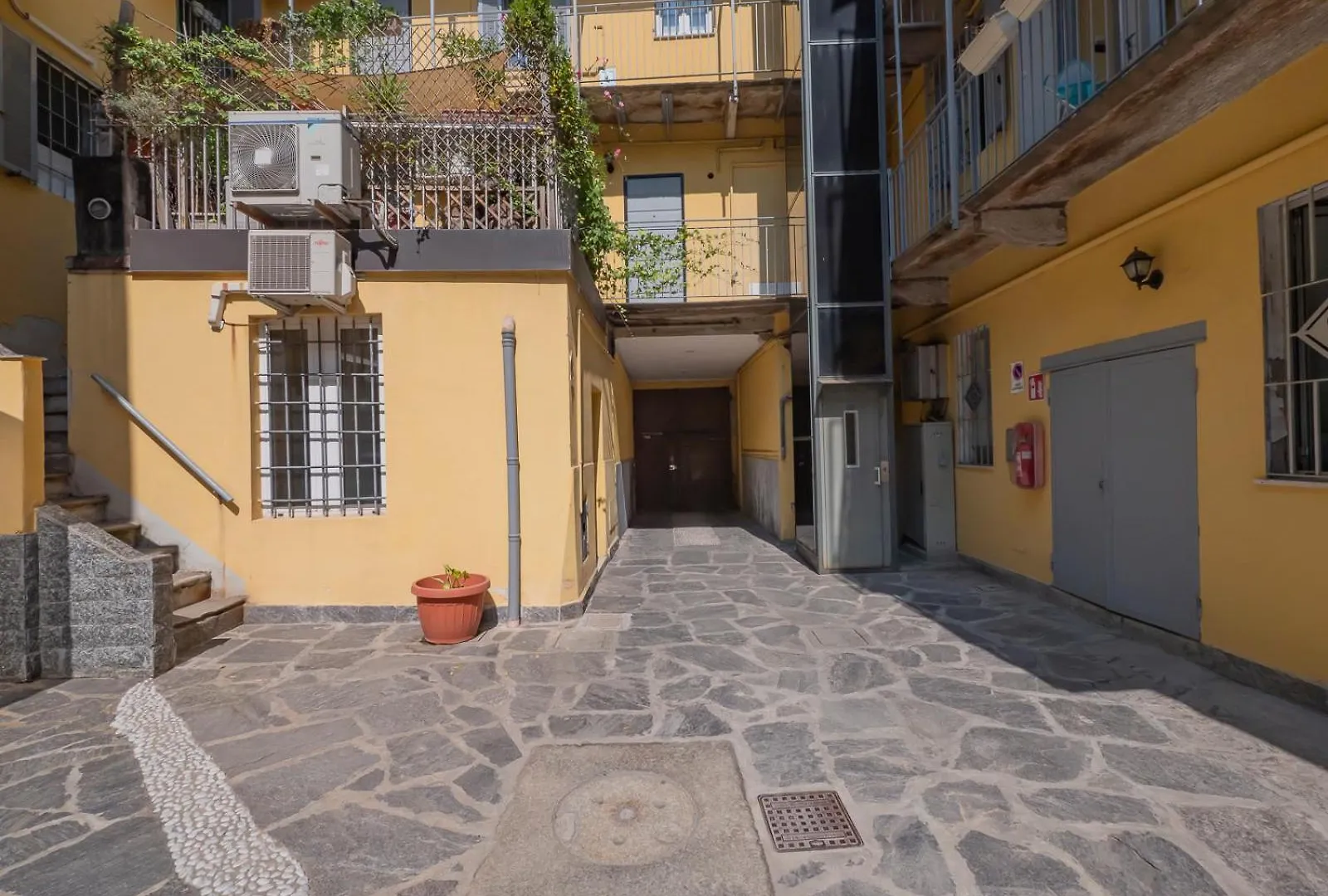 Canonica Charming Apartment Milan